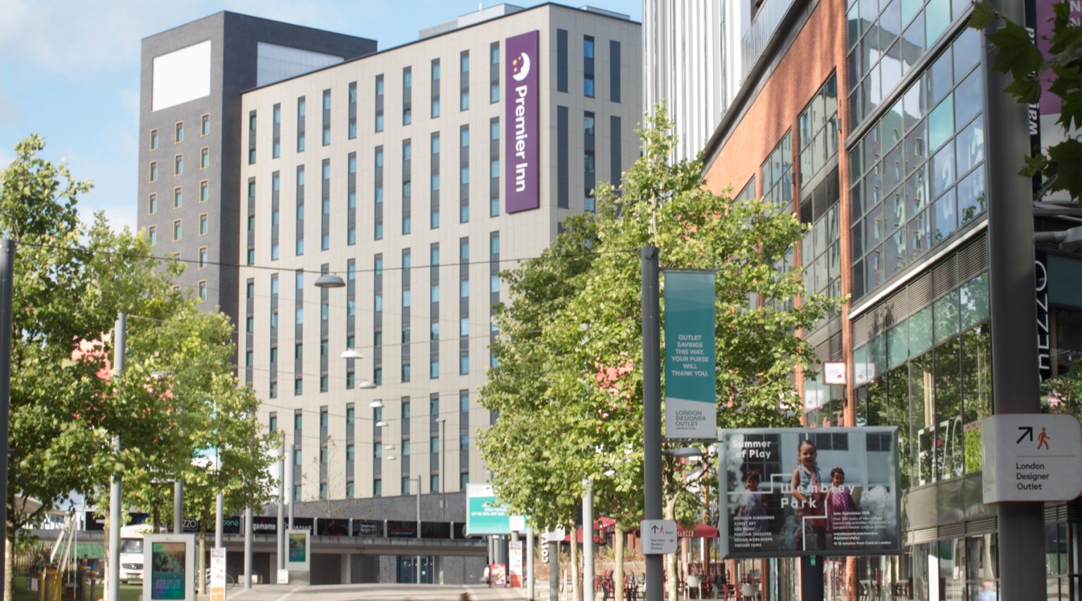 Premier Inn, Wembley Park - Leslie Jones Architects